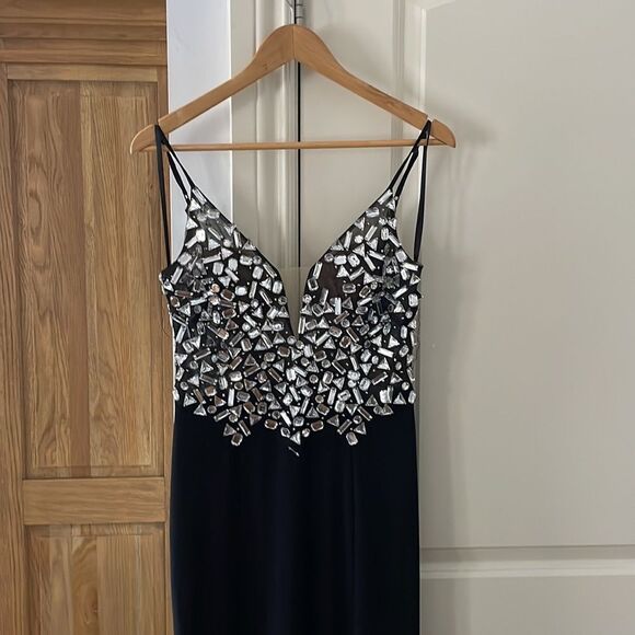 🎀 Nwot Xscape embellished gown in black size 6 - Picture 9 of 15
